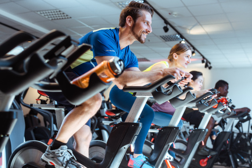 Training in einem Fitnessstudio