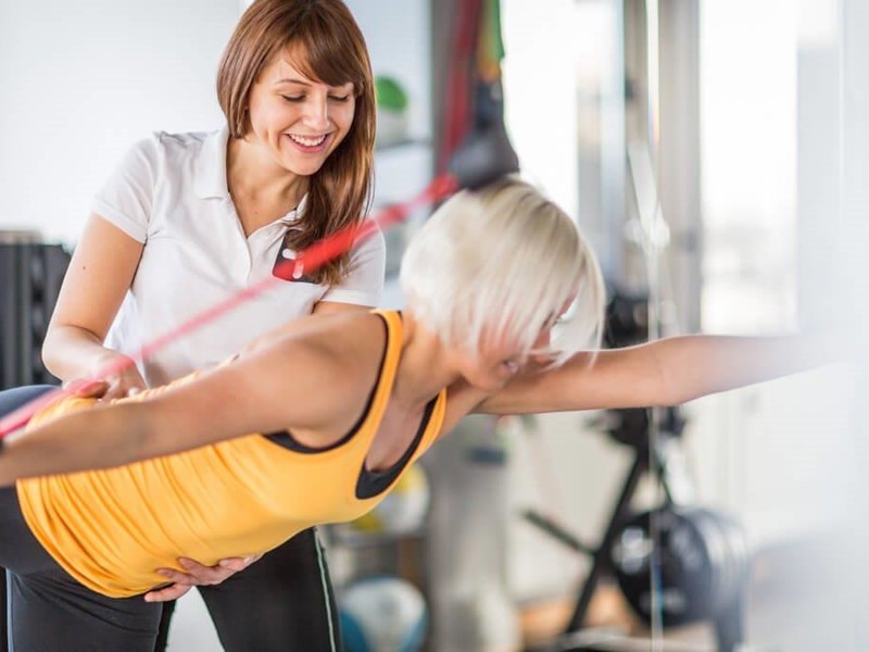 Frau beim Personal Training in München